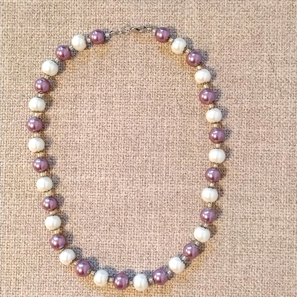 Purple nd white pearl necklace